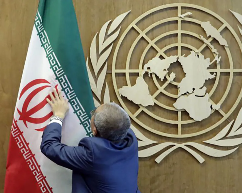 بسبب مخاوف أمنية.. إجلاء بعض الموظفين الدوليين وعائلاتهم مؤقتًا من إيران