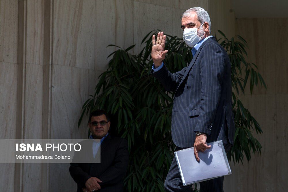 موافقت رئیسی با استعفای وزیر آموزش و پرورش؛ معلمان برای دور تازه اعتراض‌ها آماده می‌شوند