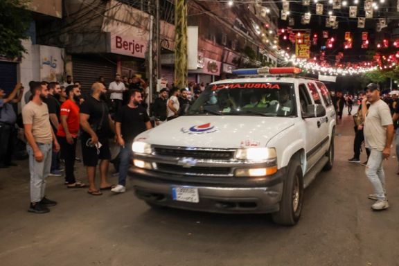 تجمع گروهی از مردم در نزدیکی محل حمله اسرائیل به حومه جنوبی بیروت، دوم مهر