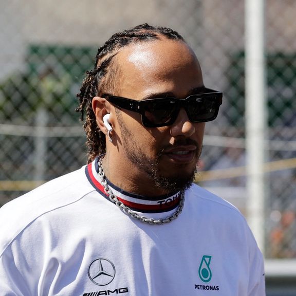 لوییس همیلتون، راننده بریتانیایی فرمول یک: شجاعت زنان معترض ایران برای من الهام بخش است