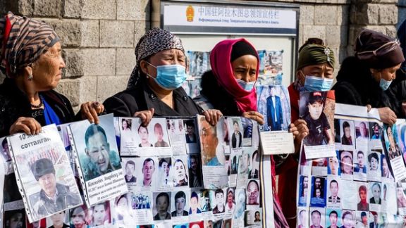روزنامه کیهان مسلمانان اویغور در چین را «تروریست» خواند