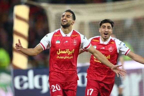 پرسپولیس ۱-۰ نساجی؛ پرسپولیس روی دور برد به استقلال رسید