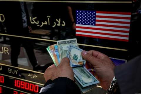 ادامه رکوردشکنی نرخ ارز در ایران؛ دلار از ۲۴۱ هزار تومان فراتر رفت