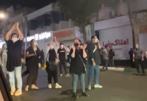 طنین صدای معترضان در شامگاه جمعه از سقز تا آبادان