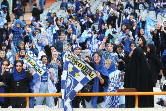 Female fans of Esteghlal FC allowed to watch a game in 2022