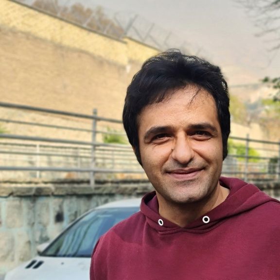 رئیسیان، وکیل دادگستری: یک سال حبس دیگر برای ضیا نبوی، زندانی سیاسی اجرایی شده است