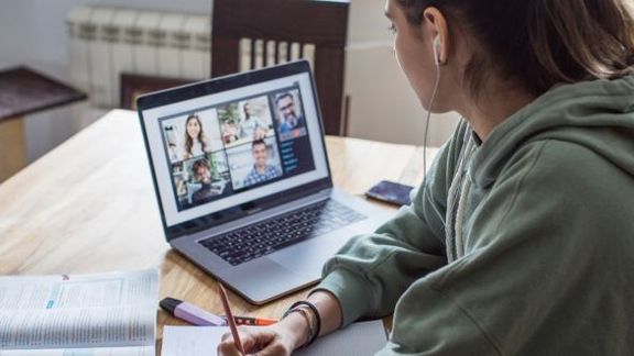 با شیوع اومیکرون در آمریکا، تدریس در هاروارد و استنفورد بار دیگر مجازی میشود