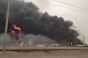 کمبود پلاستیک در ایران در پی حملات به مراکز پتروشیمی