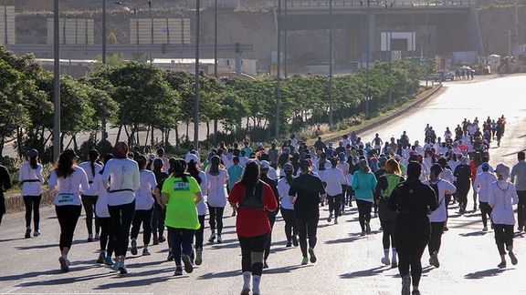 زنهراسی مدیران ورزشی؛لغو مسابقات ووشوی دختران به دلیل حضور زنان «بیحجاب» در ماراتن شیراز