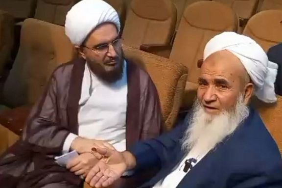 Sunni cleric Molavi Abdolvahed (Abdulwahid) Rigi (right) during a meeting with the visiting representative of Supreme Leader Ali Khamenei in November 2022