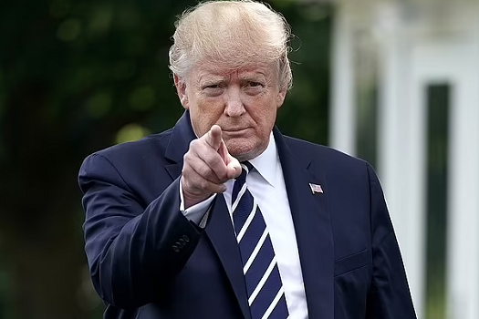 صحيفة إيرانية: العام الإيراني المقبل سيكون "عام ترامب" بامتياز