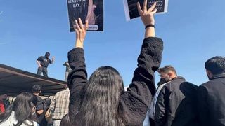 چگونه سوگواری در مراسم یادبود جاویدنامان اعتراضات دیماه به زبانی برای اعتراض بدل شد