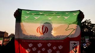 Mixed signals on new nuclear talks suggest rifts in Tehran