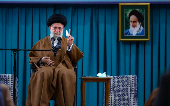 علی خامنهای: آمارهای اقتصاد کلان کشور خرسندکننده نیست