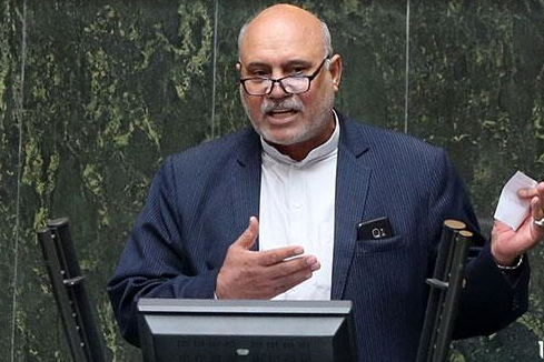 نماینده دشتآزادگان: مردم به سمت ما سنگ پرت میکنند و به ما توهین میکنند