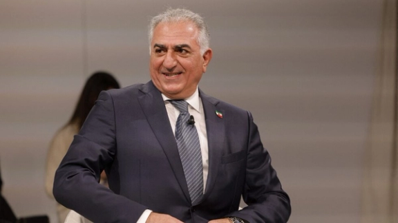 رضا بهلوي يدعو القوات العسكرية والأمنية في إيران إلى الانضمام للشعب