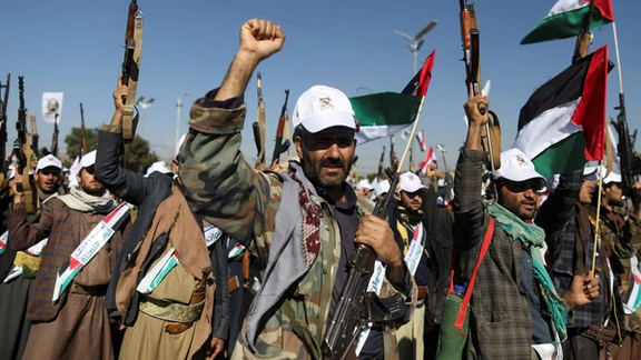 "تلغراف": إيران فقدت السيطرة على الحوثيين و"محور المقاومة"يواجه صعوبات بالمنطقة