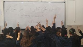 Iran Scholars, Educators, Discuss Characteristics of Generation Z