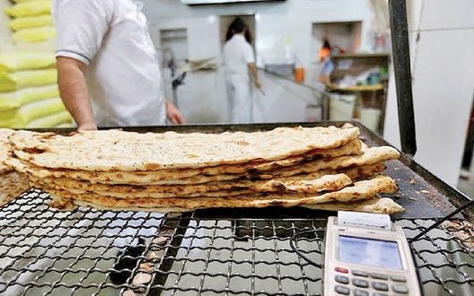 رسميًا في إيران.. توزيع الخبر بالبطاقات للسيطرة على ارتفاع الأسعار