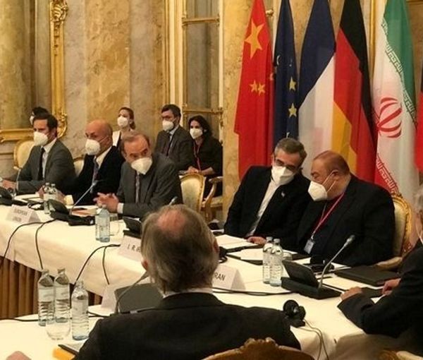 بعد توقف مفاوضات فيينا.. برلماني إيراني متشدد يكشف عن تفويض لمحادثات مباشرة مع واشنطن