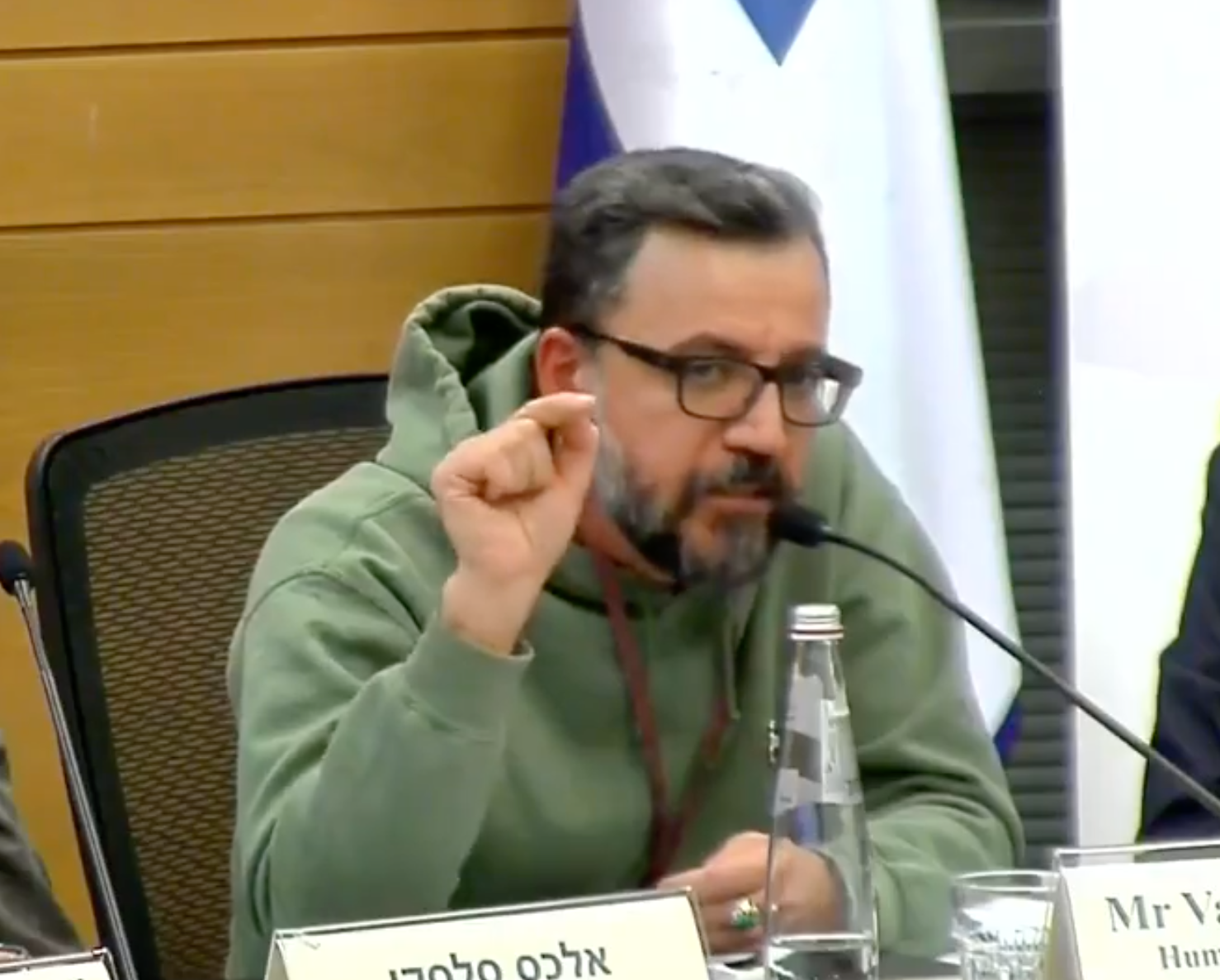 وحید بهشتی: اسرائیل باید به مواضع سپاه و سایت‌های هسته‌ای در ایران حمله کند