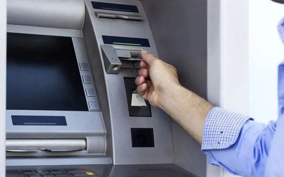 بسبب عدم تحويل عائدات النفط في إيران.. تأخر الإعانة النقدية لشهر نوفمبر