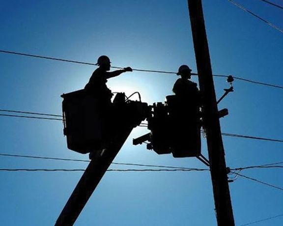 بعد عجز النظام عن حل أزمة الطاقة المتفاقمة.. تعطيل العمل بعدة محافظات في إيران