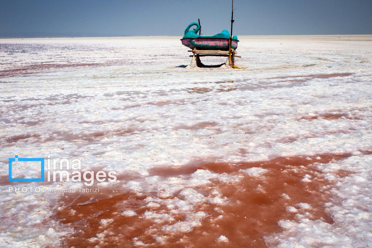 در صورت ادامه روند کنونی، خشکی کامل دریاچه ارومیه تا پایان تابستان قطعی است