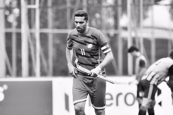 کنارهگیری نوید طاهری از تیم ملی هاکی پس از قتلعام مردم بهدست جمهوری اسلامی