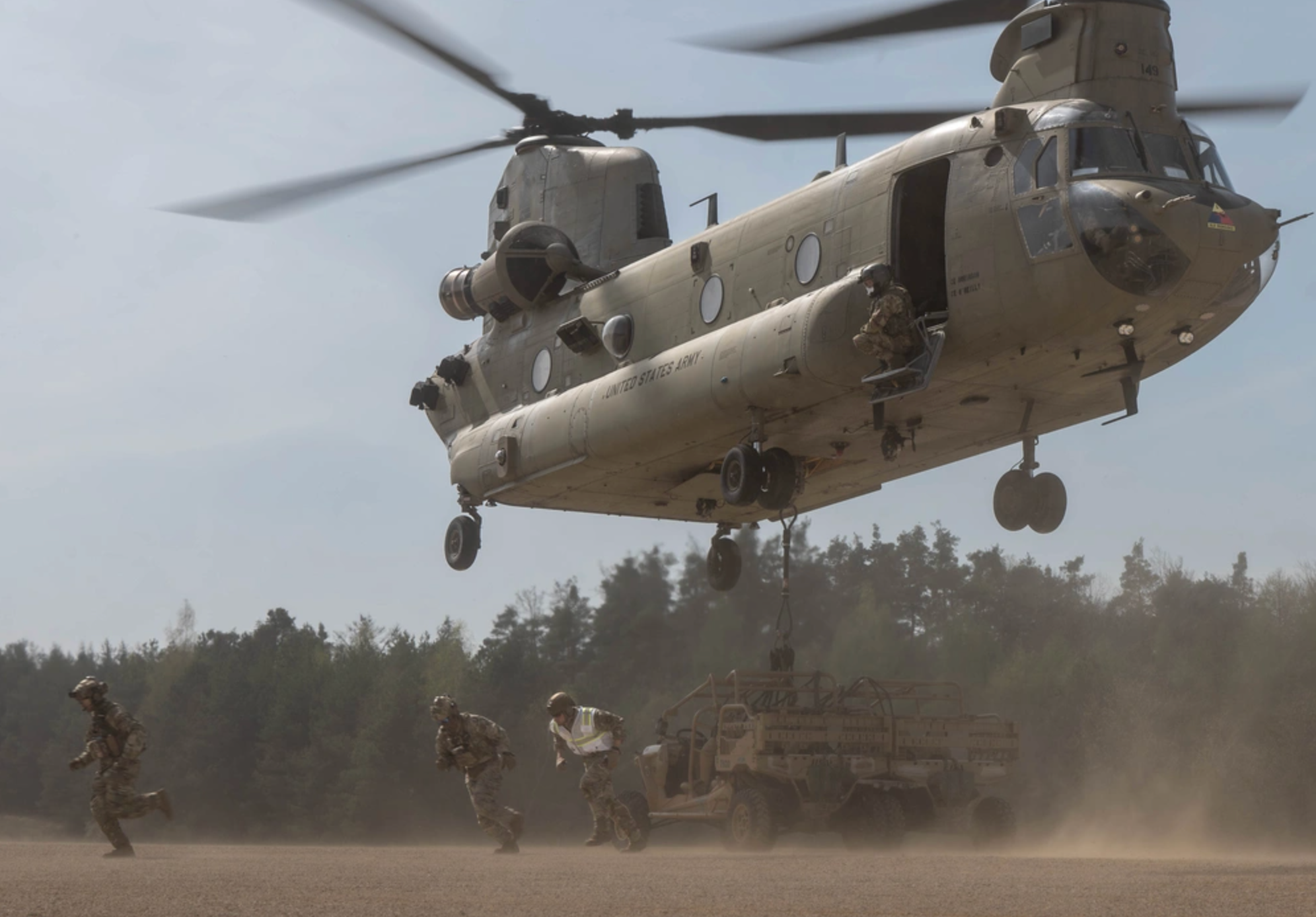 آمریکا تجهیزات نظامی به ارزش بیش از یک میلیارد دلار به امارات می‌فروشد