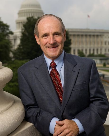 سناتور جمهوریخواه: مذاکره آمریکا با تهران به خاطر تمدید نکردن توافقش با آژانس متوقف شود