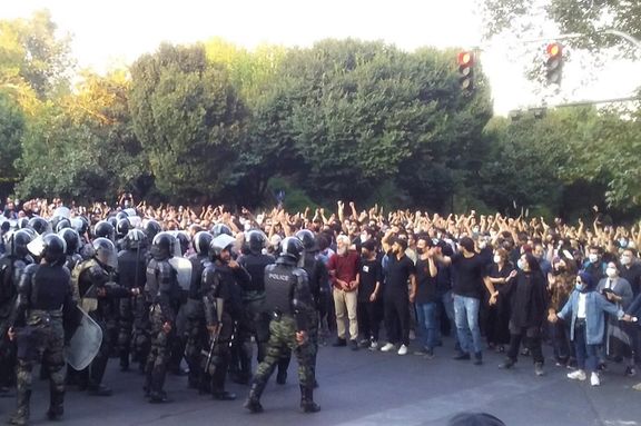 ایران در رتبهبندی شاخص مردمسالاری نشریه اکونومیست، از میان ۱۶۷ کشور در رده ۱۵۴ قرار گرفت