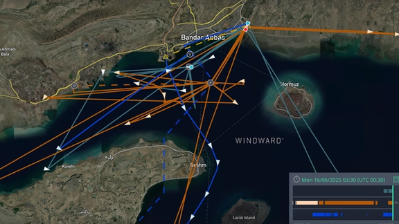 اختلال جیپیاس باعث شد سیگنالهای سامانه شناسایی خودکار (AIS) کشتیها بهاشتباه نشان دهد که آنها هنگام عبور از تنگه هرمز، در خشکی ایران قرار دارند
