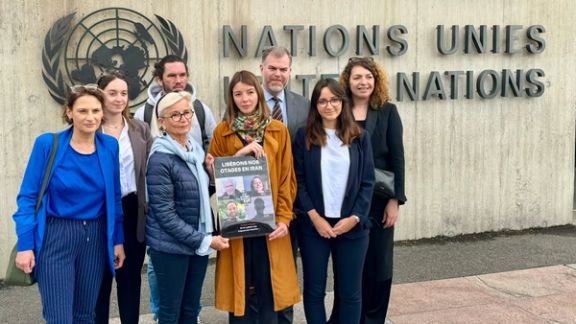 Families of three French citizens imprisoned in Iran in front of the UN building in Geneva (May 2024)