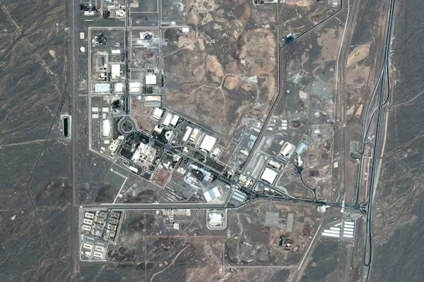 Iran rebuilding nuclear program, former Mossad official says - HuffPost