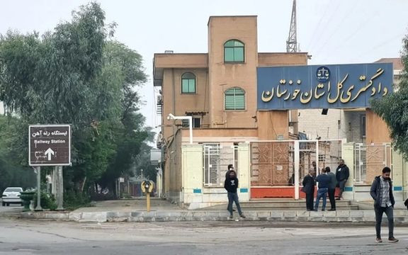 ۵ شاعر و روزنامهنگار آبادانی به حبس محکوم شدند