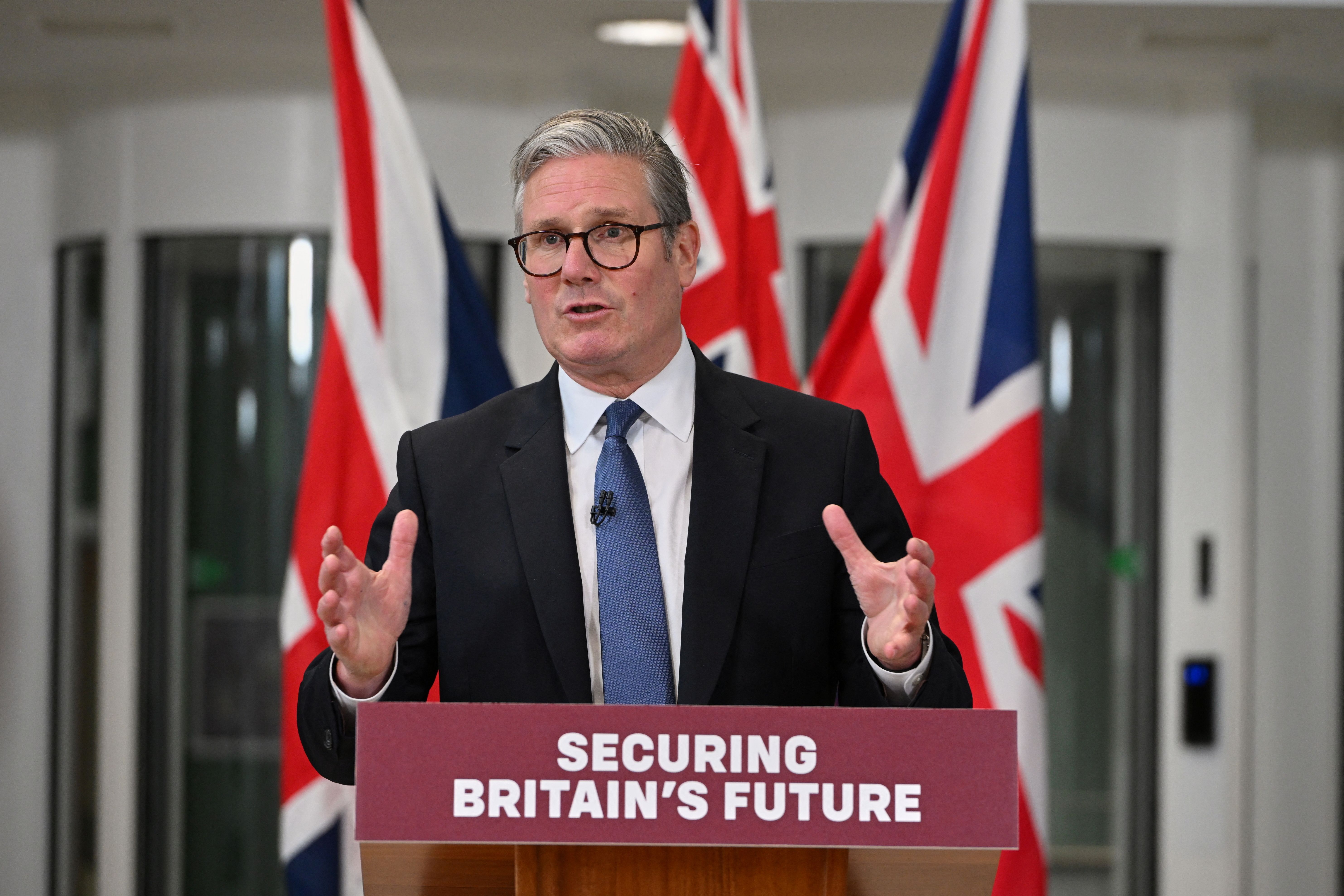 بریتانیا در ازای حفظ پایگاه دیه‌گو گارسیا، حاکمیت جزایر چاگوس را به موریس واگذار کرد