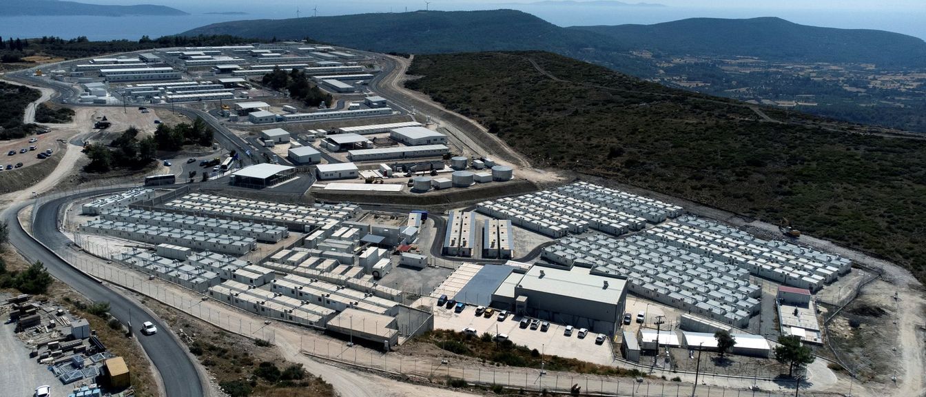 Greece opens first "closed" refugee camp on Samos island