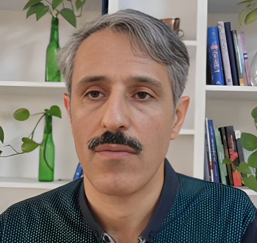 استاد ممنوع‌التدریس خطاب به خامنه‌ای: با برگزاری رفراندوم گذشته را اصلاح کنید