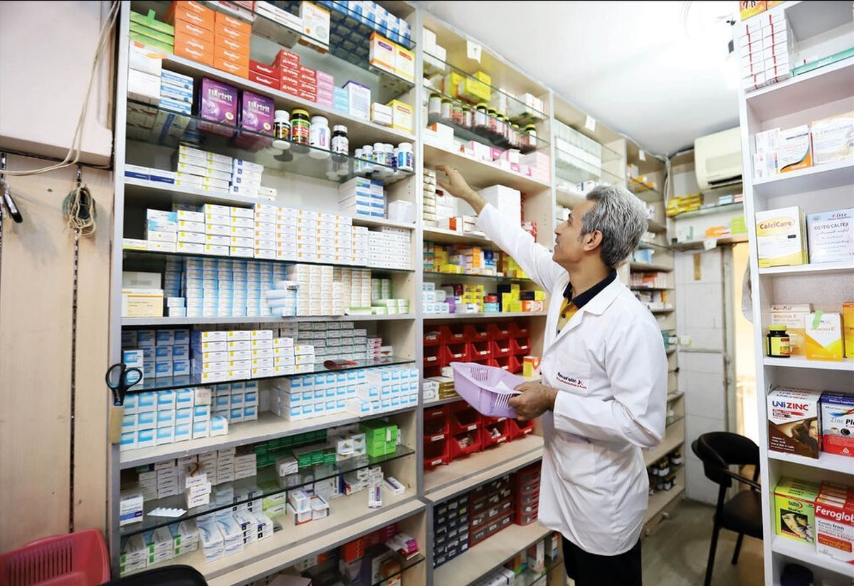 یک مقام صنفی از هفت برابر شدن قیمت دارو در ایران خبر داد