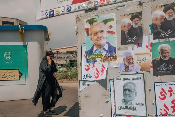 چهرههای سیاسی و مدنی بر تحریم انتخابات نمایشی تاکید کردند