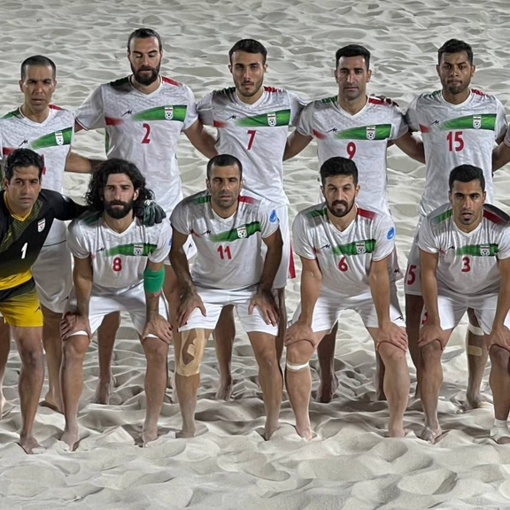 روزنامه ایران، بعد از شعار تماشاگران فوتبال علیه جمهوری اسلامی، دولت امارات را تهدید کرد