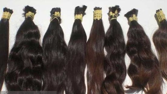 همزمان با گسترش فقر در ایران، خرید و فروش موی زنان بیشتر شده است