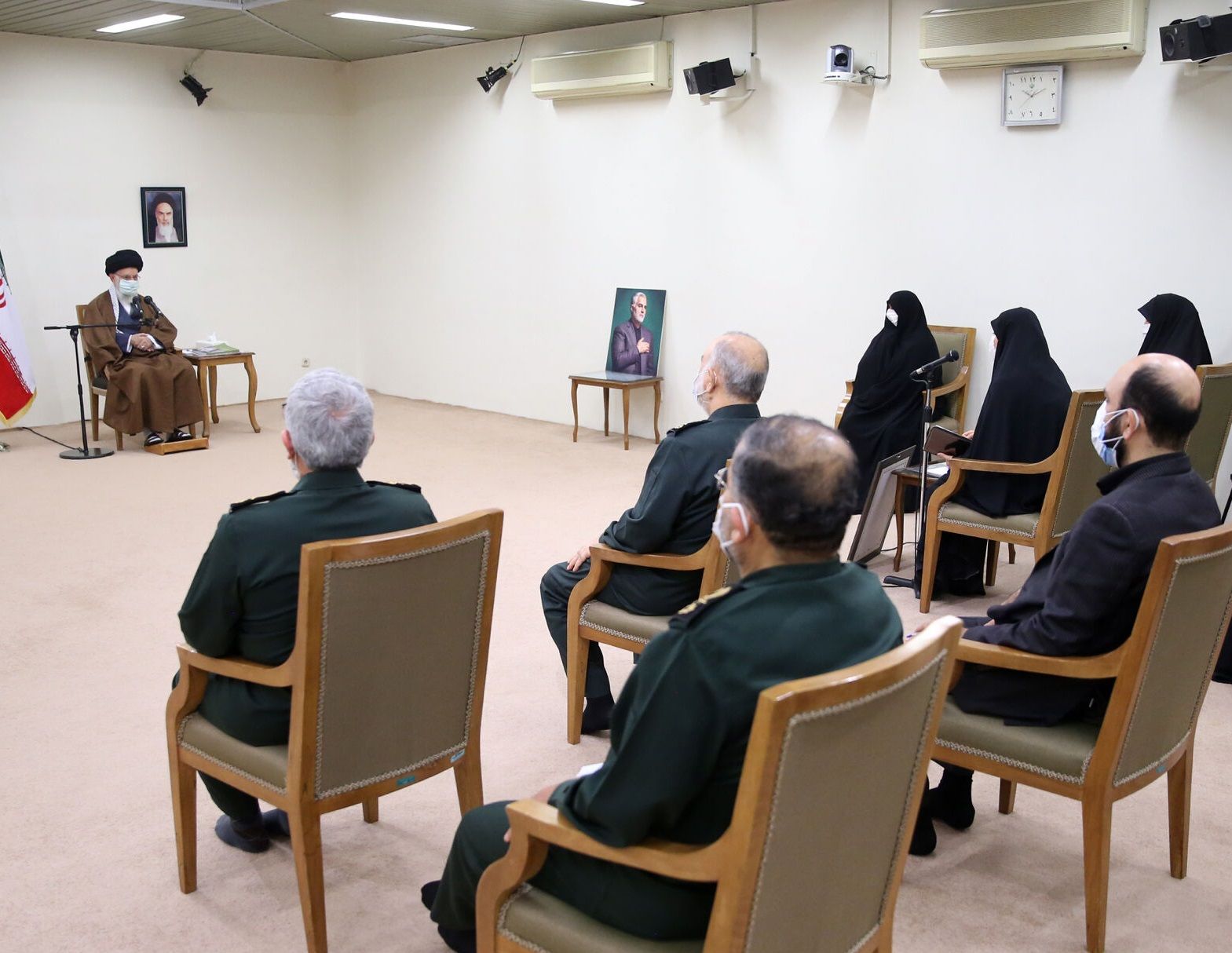 خامنه‌ای: ترامپ تقاص کشتن قاسم سلیمانی را پس خواهد داد