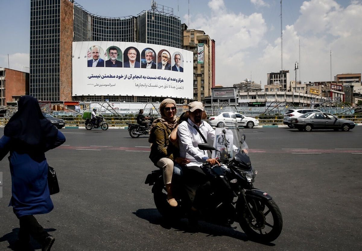 قبل يوم من إجرائها.. نشطاء وأسر الضحايا ومنظمات طلابية ونقابية يقاطعون الانتخابات في إيران