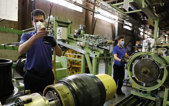 Iran’s Production Sector In Crisis, Latest Data Show