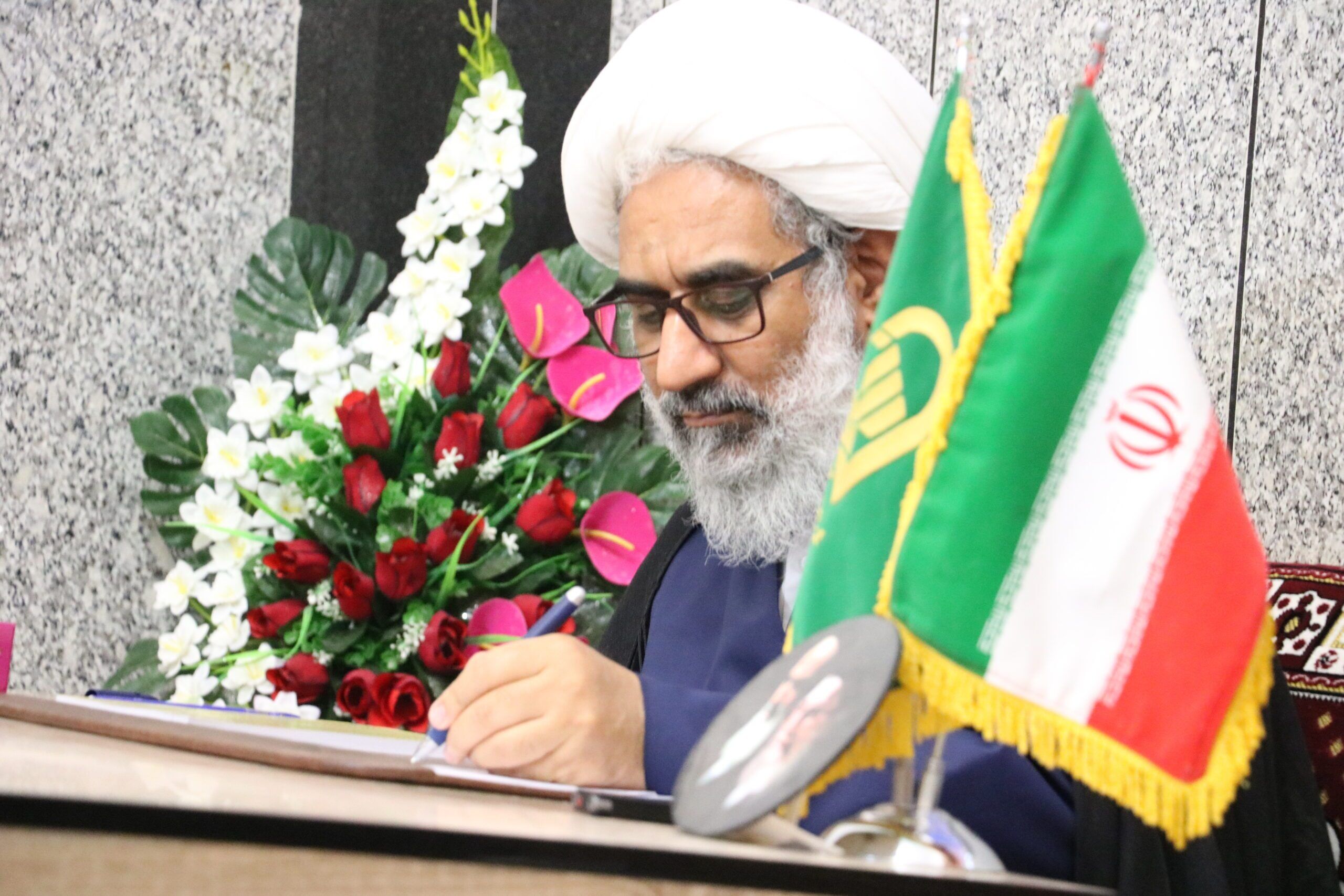 مجتبی عزیزی، امام جمعه زابل: چهار استان با چهار استاندار و اختیارات امنیتی، راحت‌تر می‌توانند سیستان و بلوچستان را کنترل کنند. 