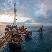 US sanctions waiver could bring Iran's oil trade out of the shadows