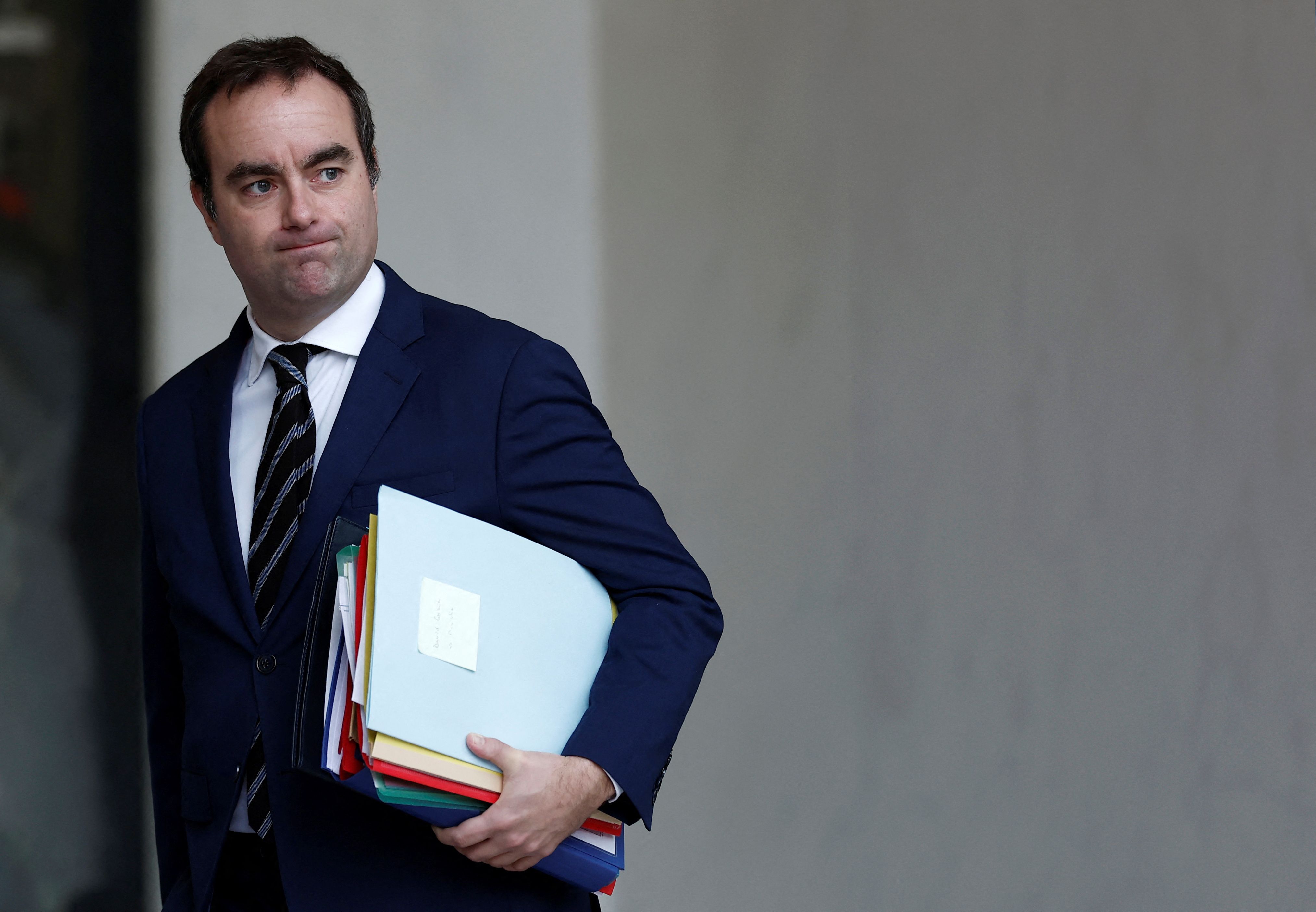 وزیر دفاع فرانسه: موضع ترامپ درباره اوکراین پیامی فاجعه‌بار به ایران، چین و کره شمالی است