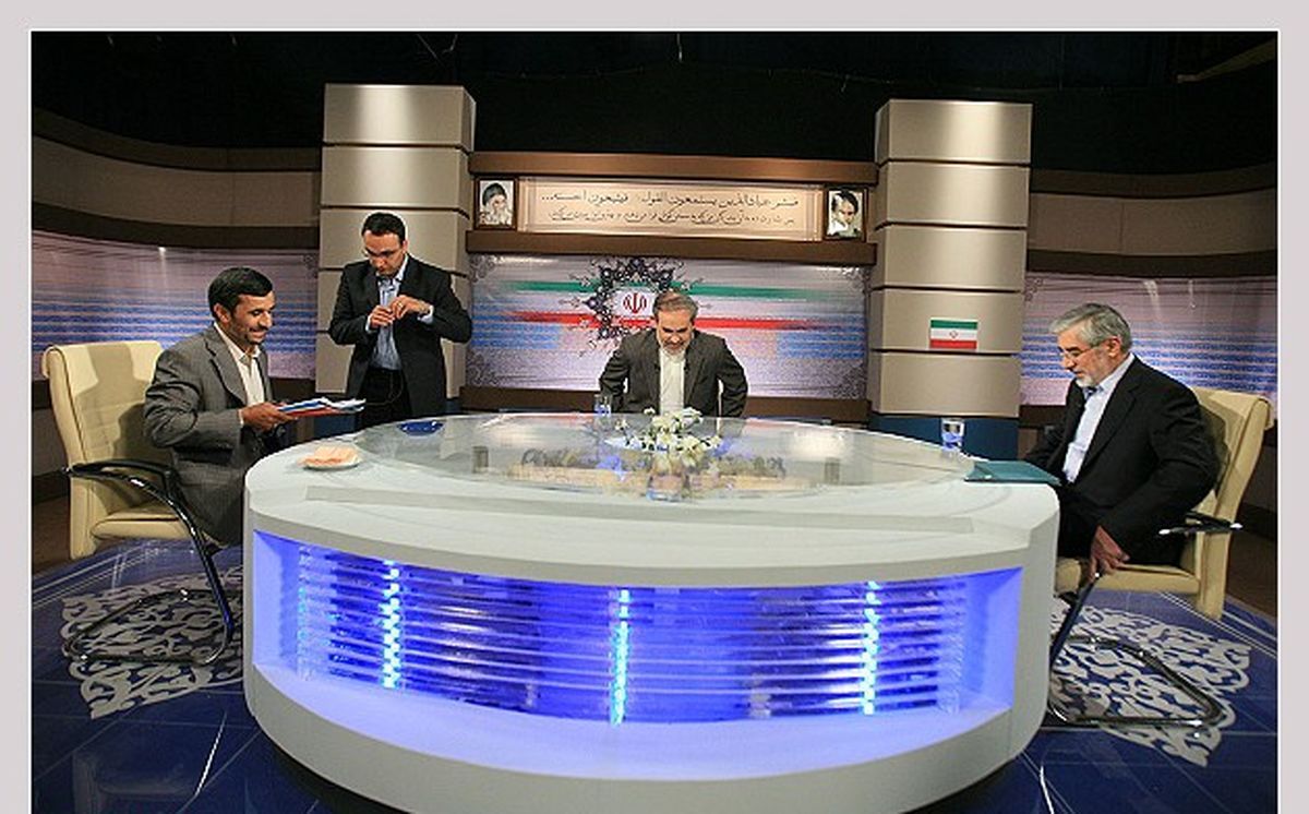 رییس سازمان صدا و سیما پیش‌تر گفته بود در دوم انتخابات سال ۱۴۰۳ احتمال دارد مناظرات دو-به-دو برگزار شود. آخرین بار که این سازمان مناظره دو نفره در انتخابات ریاست‌جمهوری برگزار کرد، سال ۱۳۸۸ بود. مناظراتی که علی خامنه‌ای از آن رضایت نداشت